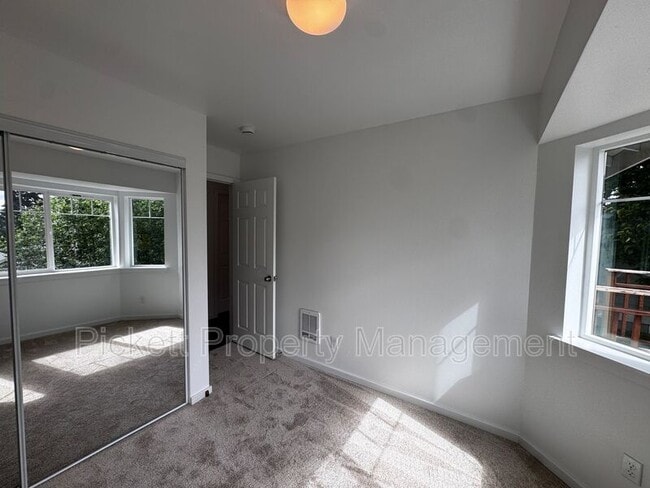 Building Photo - 1220 Audrey Ave