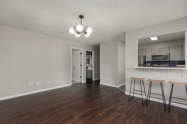 Building Photo - MacKenzie Place