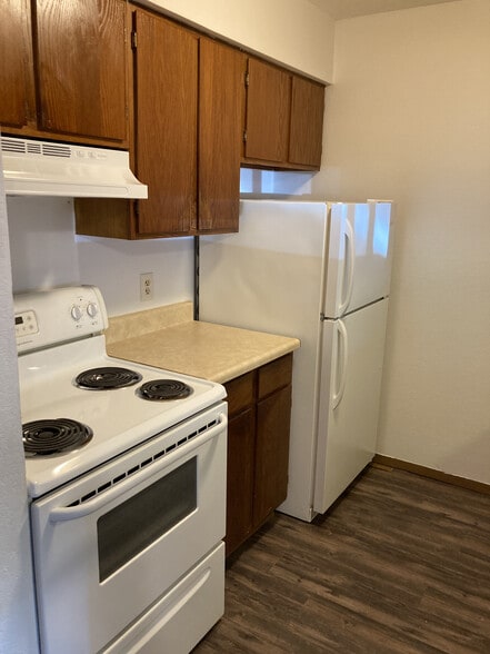 Building Photo - Bricelyn Plaza