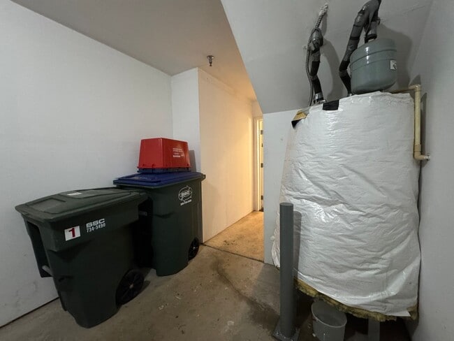 Building Photo - 2 Bed, 3 Bath in Cordata Neighborhood