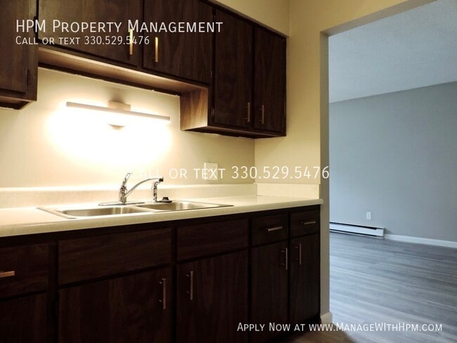 Building Photo - 1017 Howe Ave