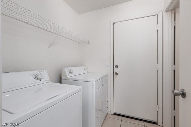 Building Photo - 6042 Highland Gardens Dr