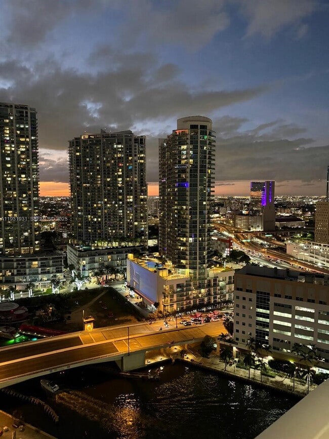 Building Photo - 31 SE 5th St