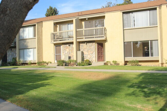 Primary Photo - For Rent: Upgraded 3-Bedroom Condo in Todd...