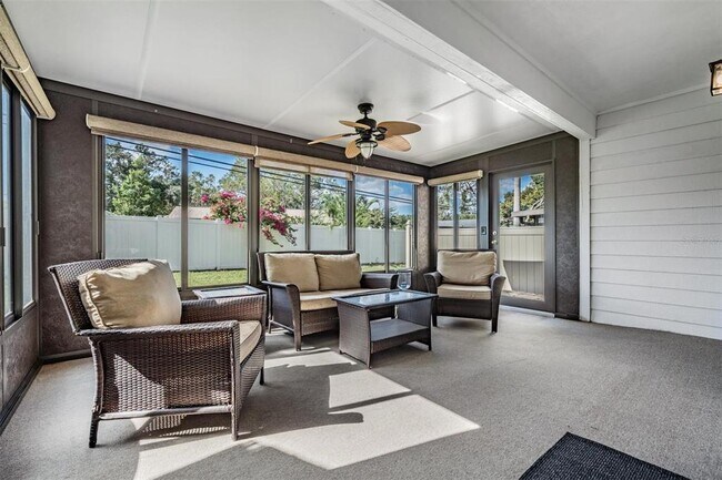 Building Photo - 2582 Bentley Dr