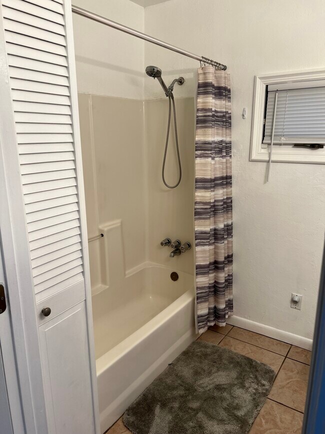 Building Photo - 2401 S Mellonville Ave