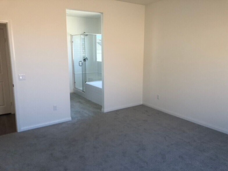 Building Photo - 19806 Barnfield Pl