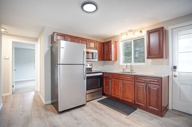 Building Photo - 1133-1135 N Westfield Street