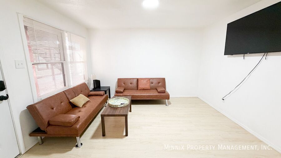 Building Photo - 5005 Avenue W