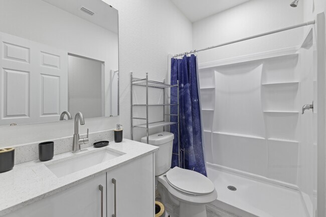 Building Photo - 1911 Lorna Ave