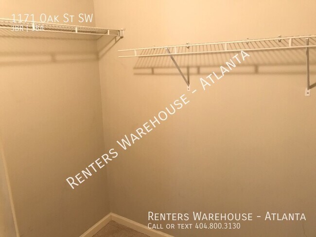 Building Photo - 1171 Oak St SW