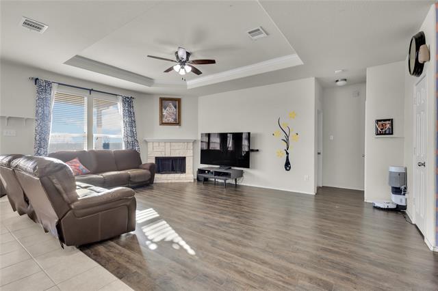 Building Photo - 8028 Larch Ln