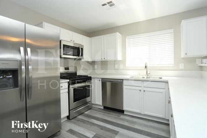 Building Photo - 3309 Idaho Springs St