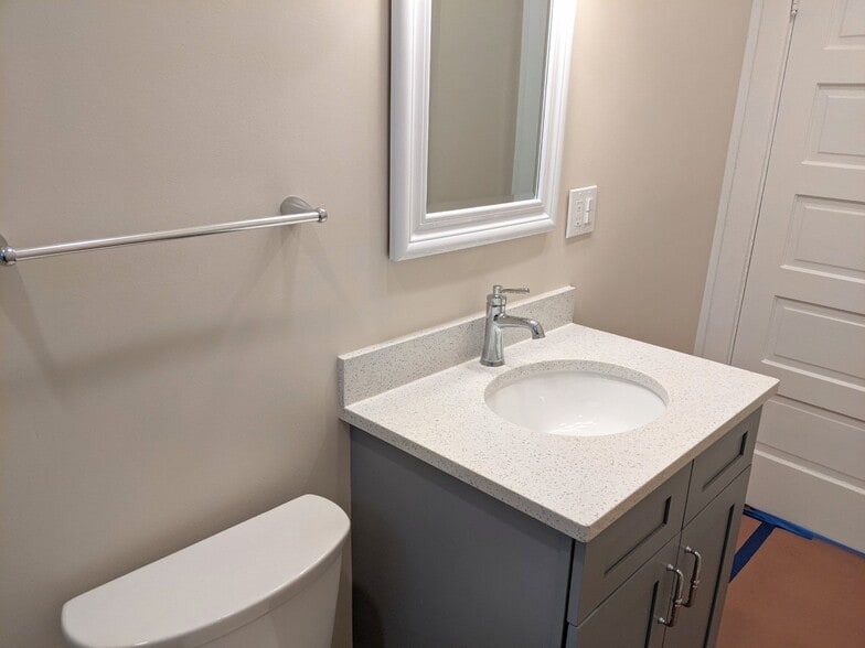 Building Photo - 1025 Sherman Ave