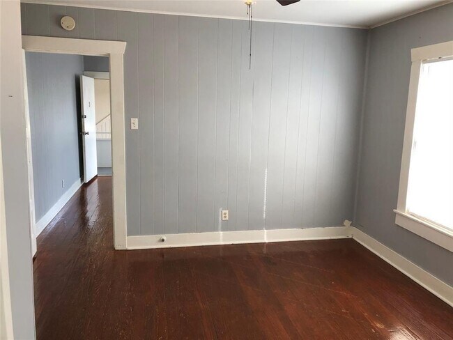 Building Photo - 911 Harvard St