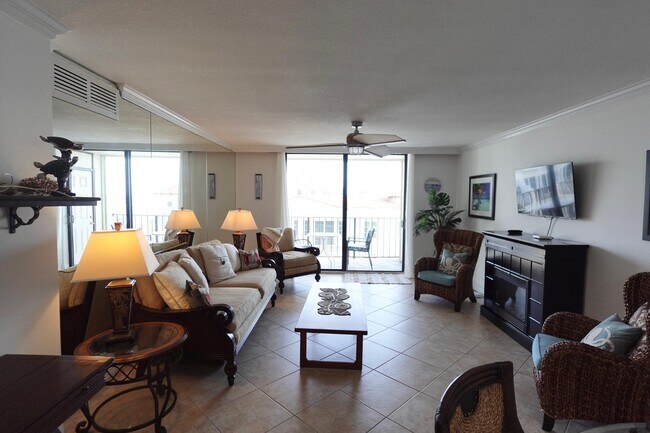 Building Photo - 145 S Ocean Ave