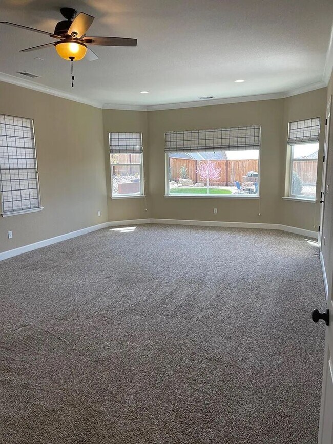 Building Photo - 342 Desert Chukar Dr