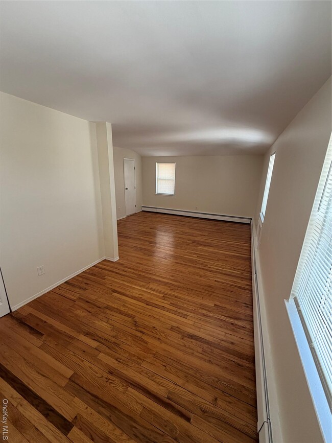 Building Photo - 164-11 95th St