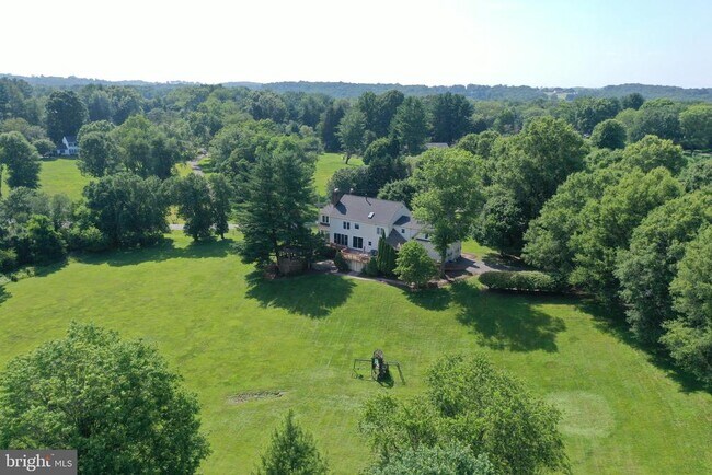 Building Photo - 9140 Goshen Valley Dr