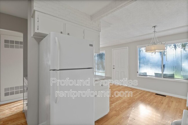 Building Photo - 3539 N Arlington Pl