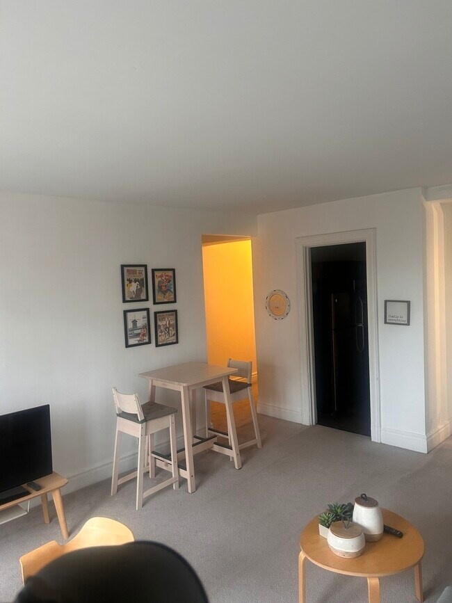 Building Photo - 5300 S Shore Dr