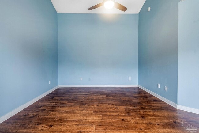 Building Photo - 2060 Cambridge Cir