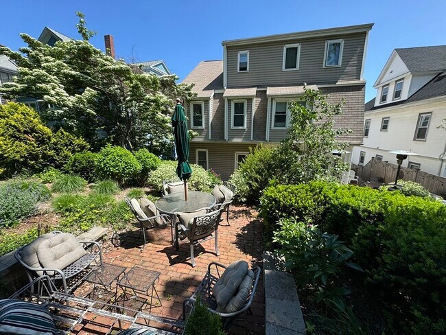 Building Photo - 32 Atherton Rd