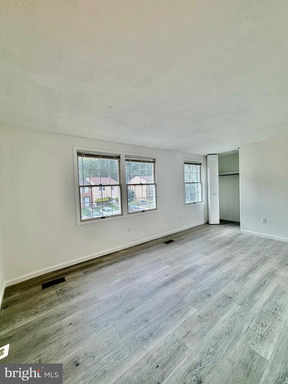 Building Photo - 1234 Elm Grove Cir