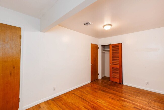 Building Photo - 3/2 Near Downtown and Homewood