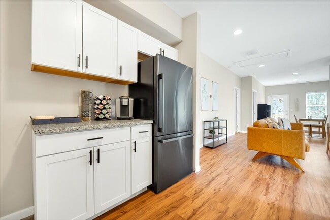 Building Photo - 947 Palmetto Ave SW