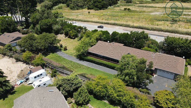 Building Photo - Spacious & Private Four Bedroom Carmel Val...