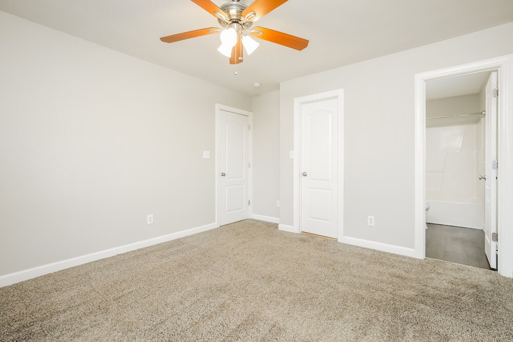 Building Photo - 909 Lotus Ln