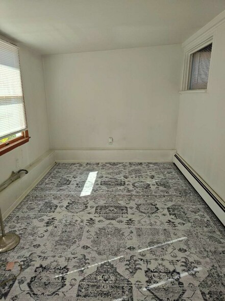 Building Photo - 12 Mercury Rd