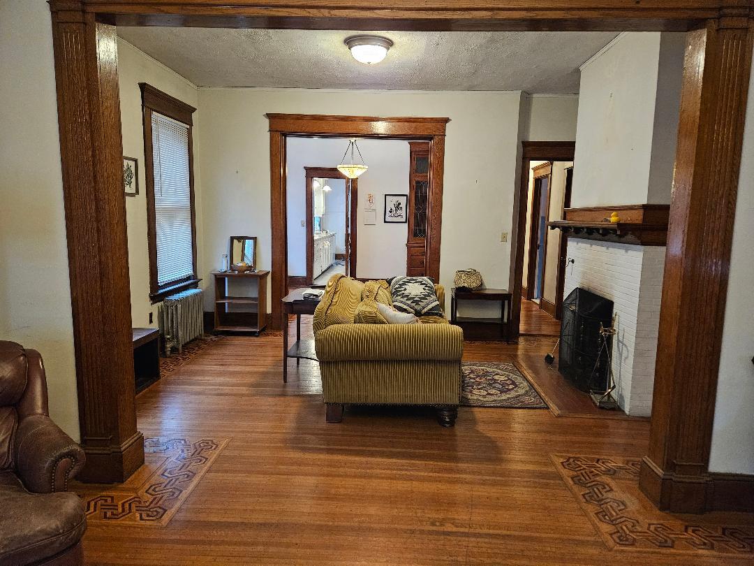 Building Photo - 733 Orange St