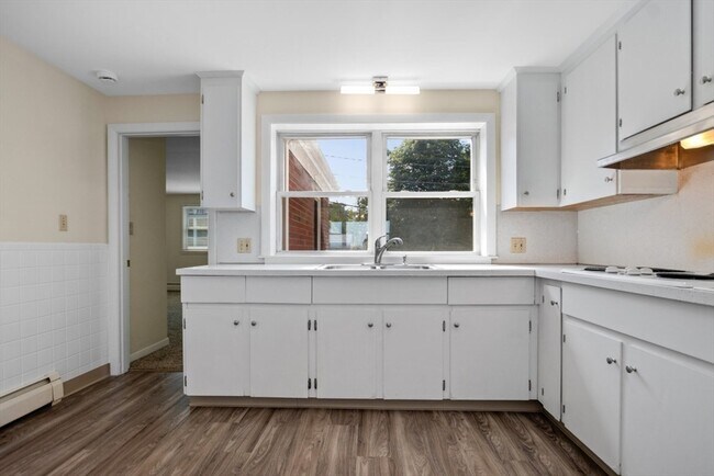 Building Photo - 623 Quincy Shore Dr