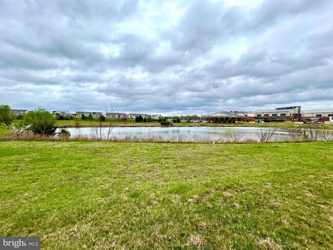 Building Photo - 42650 Nations St