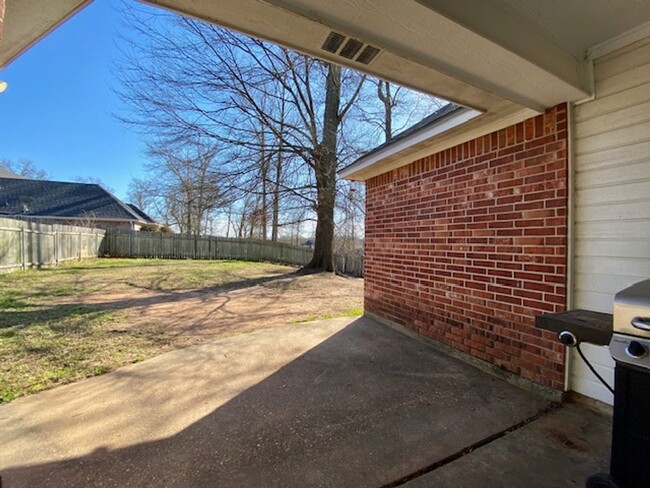 Building Photo - 3 Bedroom 2 Bath Home in Dogwood South Nei...