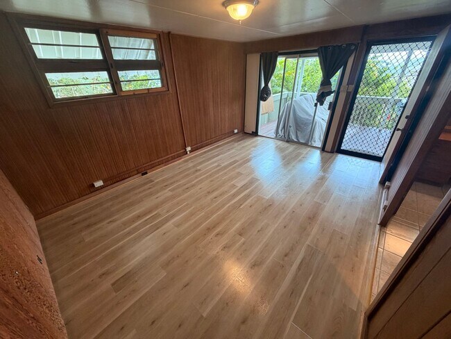Building Photo - 4257 Sierra Dr