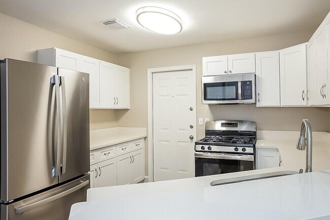 Building Photo - 10842 Riana Dr