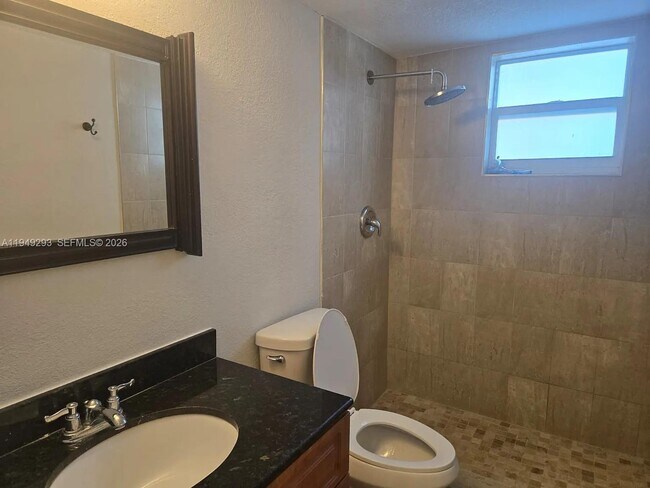 Building Photo - 2323 Van Buren St