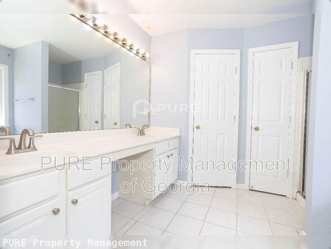 Building Photo - 457 Darter Dr NW