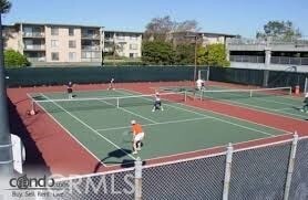 Building Photo - 8 Commodore Dr