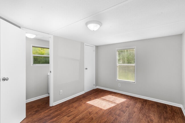 Building Photo - 107 Jodoc Dr