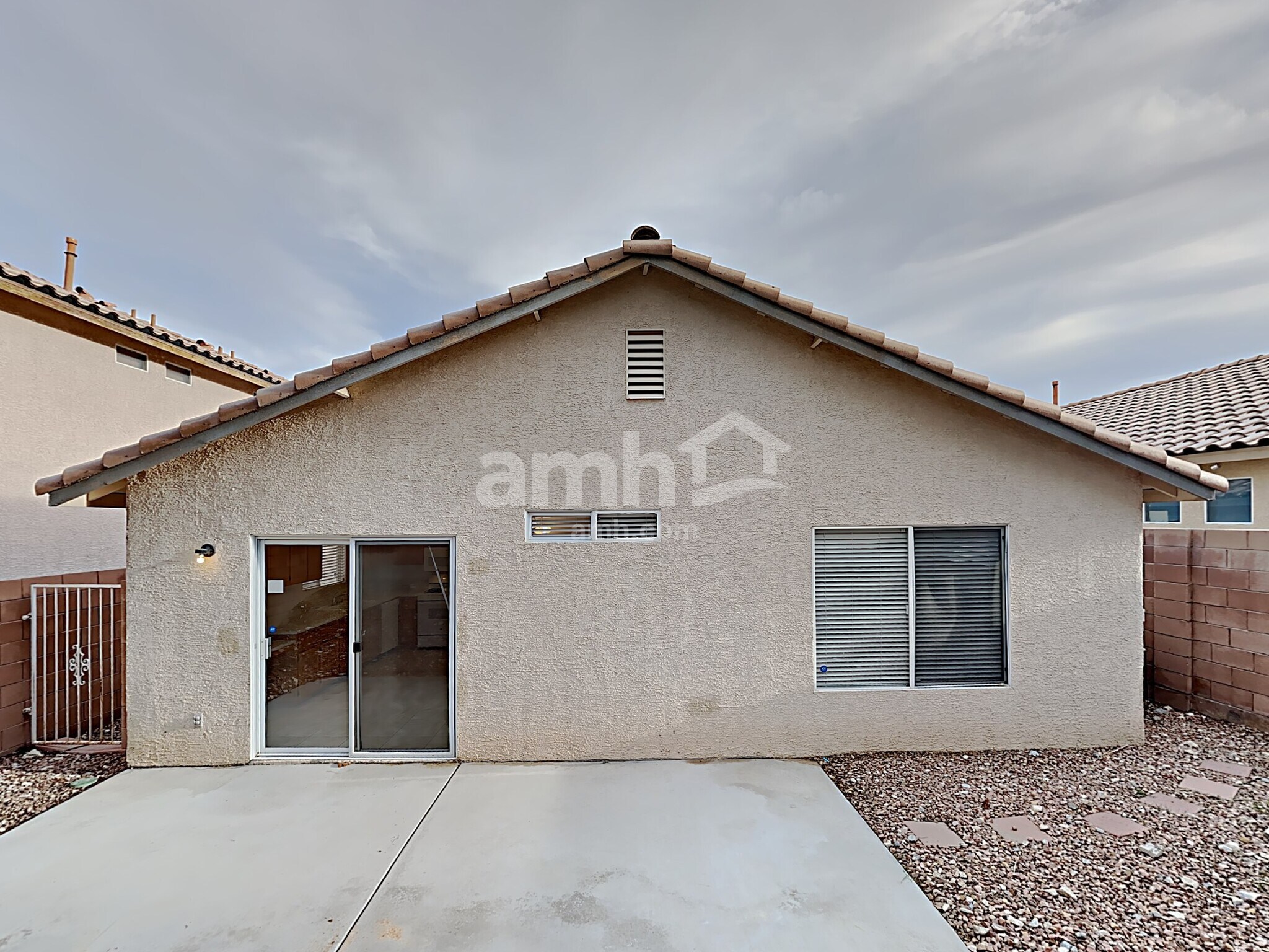 Building Photo - 11020 Rossi Ave