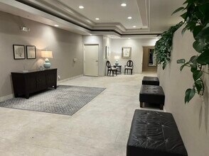 Building Photo - 1817 Selby Ave