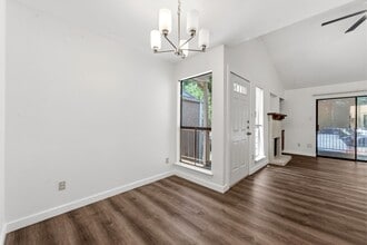 Building Photo - 3500 Tangle Brush Dr