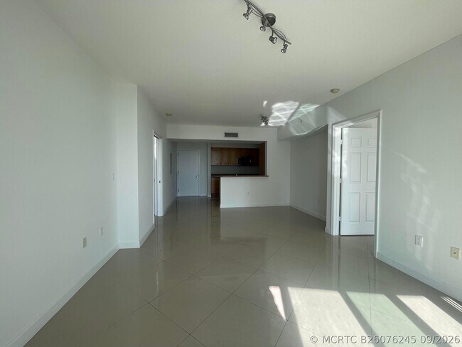 Building Photo - 1755 E Hallandale Beach Blvd