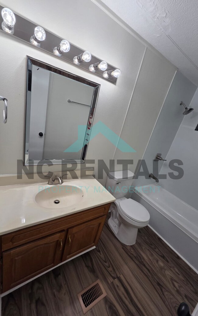 Building Photo - 7100 Tipton Dr