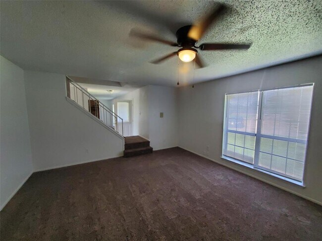 Building Photo - 2301 Sweetbriar Ct