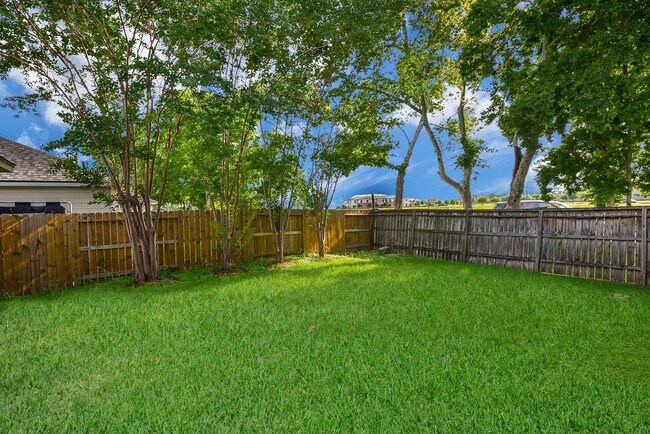 Building Photo - 3935 Carters Lake Dr
